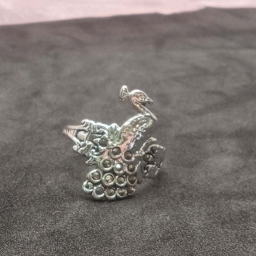 Elegant Silver Plated Peacock Rhinestone Ring
